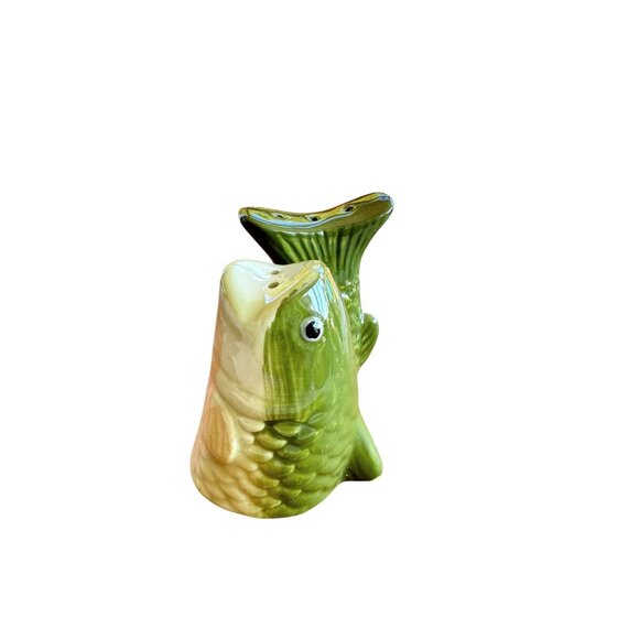 Bass Fish-Shaped Ceramic Salt & Pepper Shaker Set - Picture 6 of 7